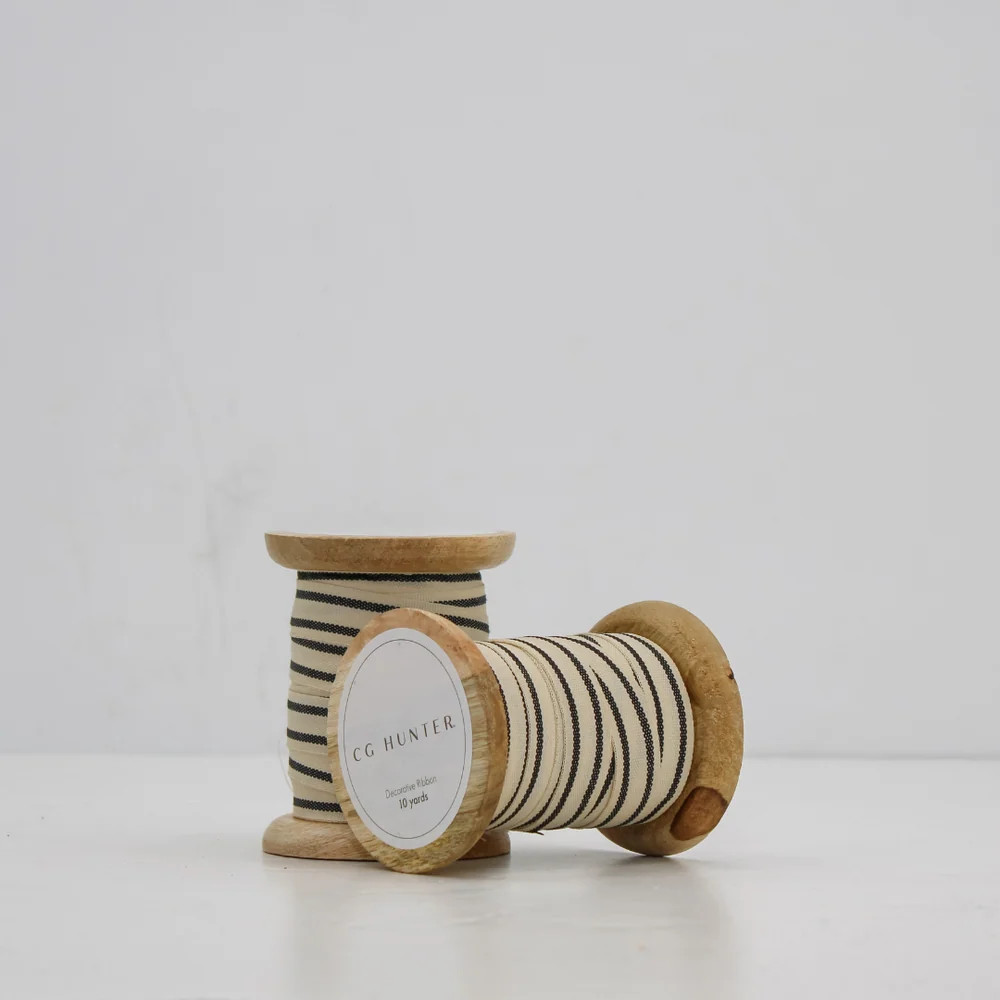 Ribbon in Cream and Black | CG Hunter