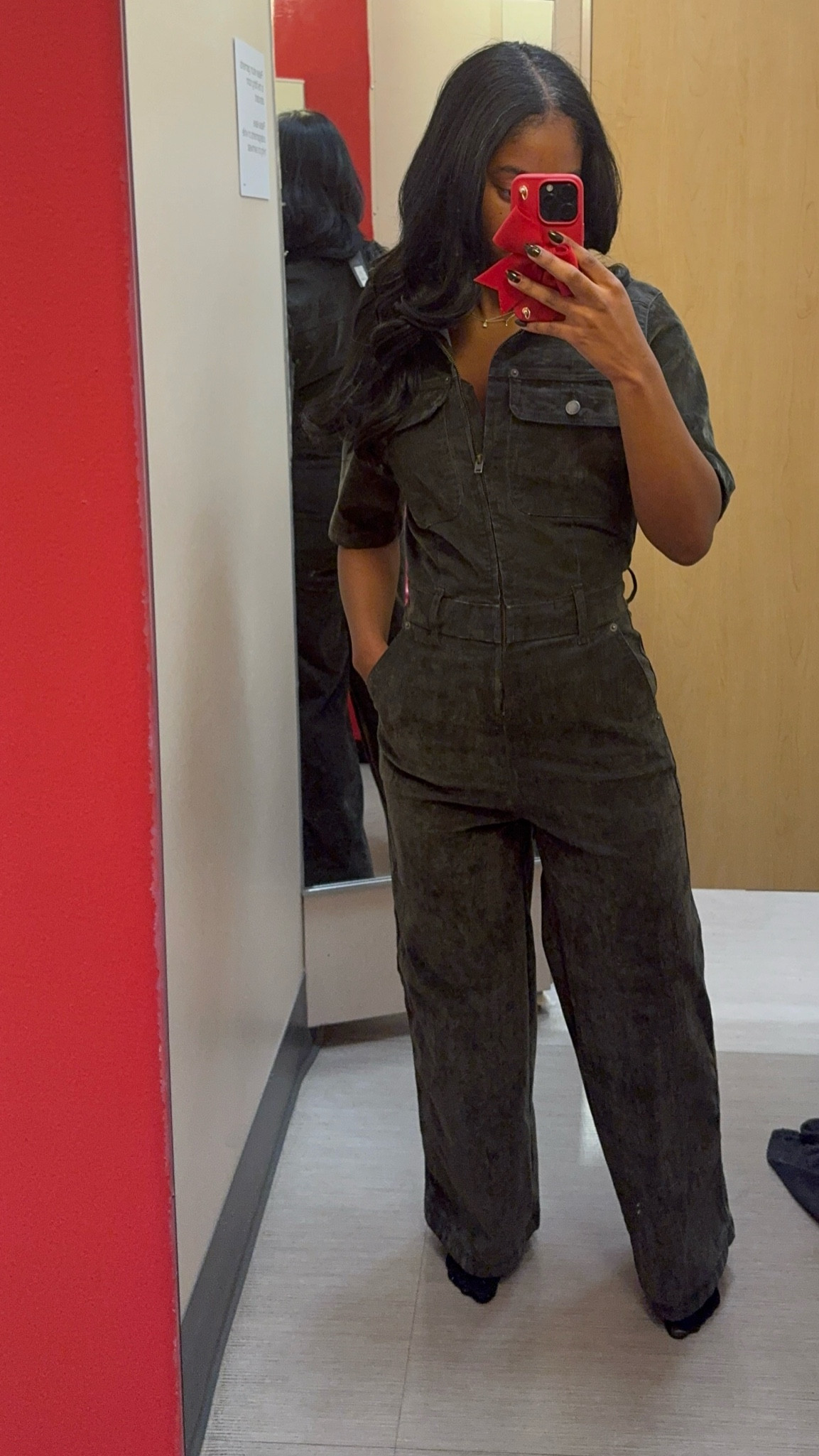 Fall Jumpsuit. The fit was amazing. No gapping in the back and fit perfectly around the waist 

Wearing a size 2 

#LTKFindsUnder50 #LTKSeasonal #LTKHoliday