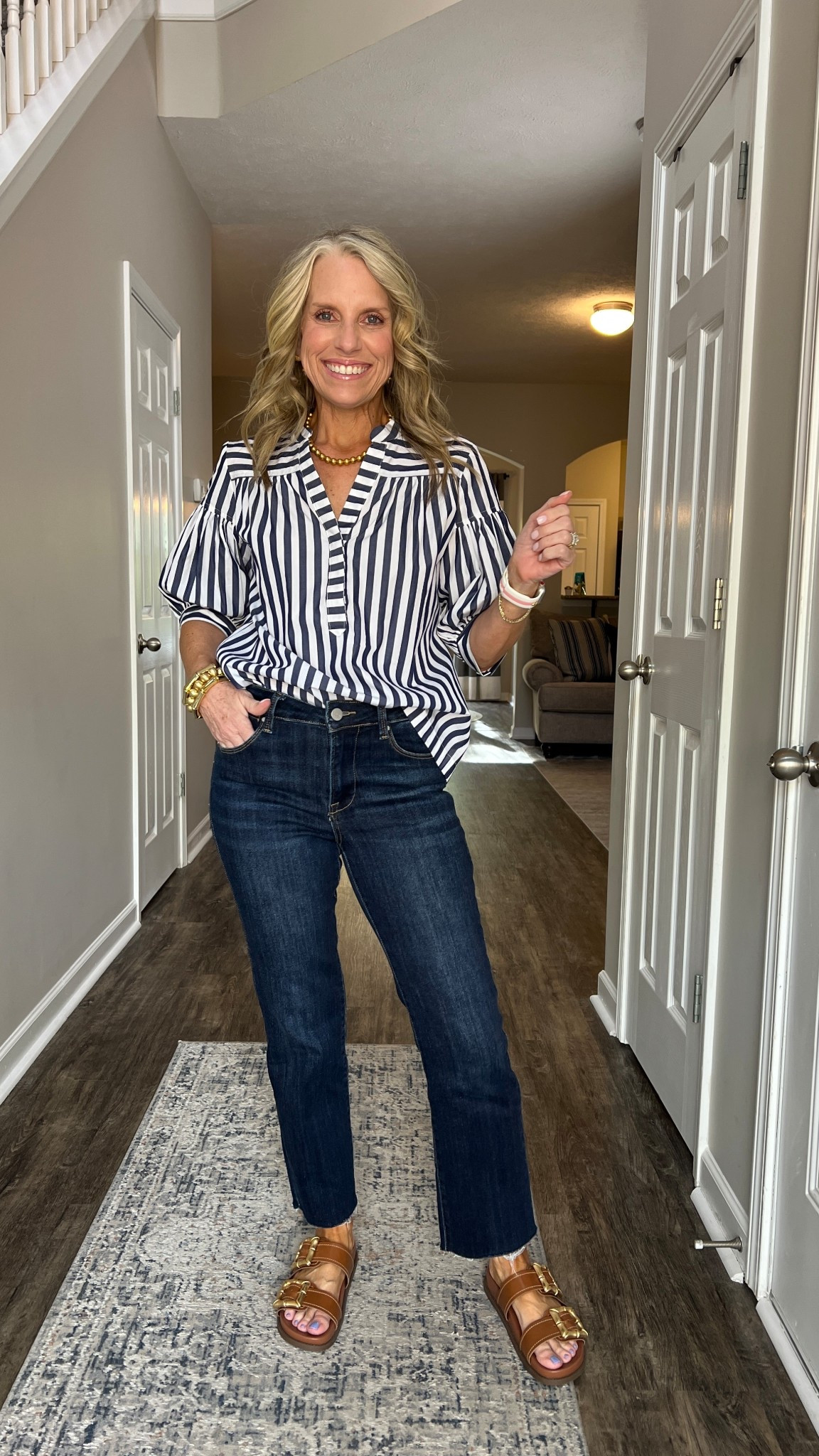 Use code COAST15 on jeans and top


#LTKOver40 #LTKFindsUnder100 #LTKStyleTip