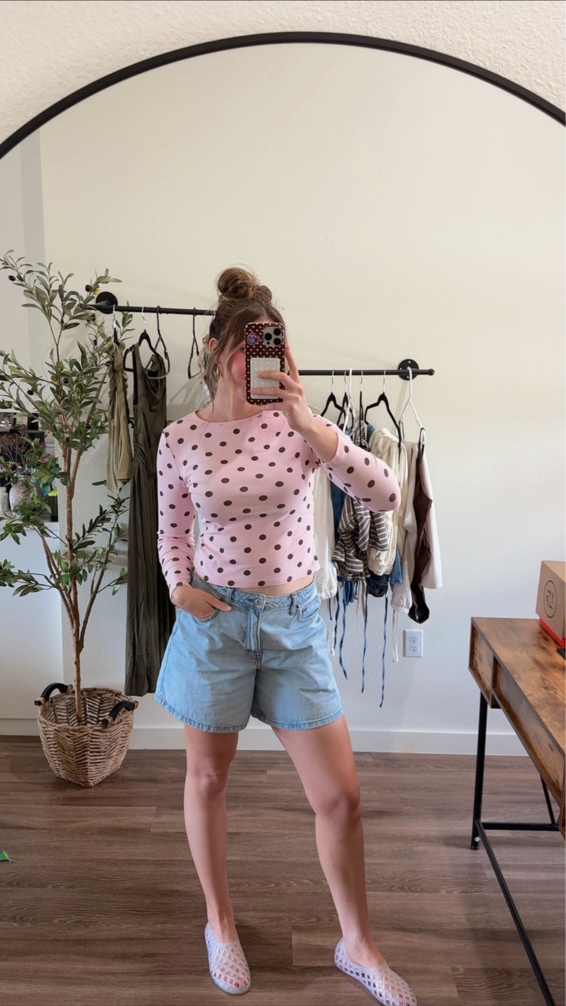 Use code: SHORTSAF for additional 15% ! I’m wearing a 29