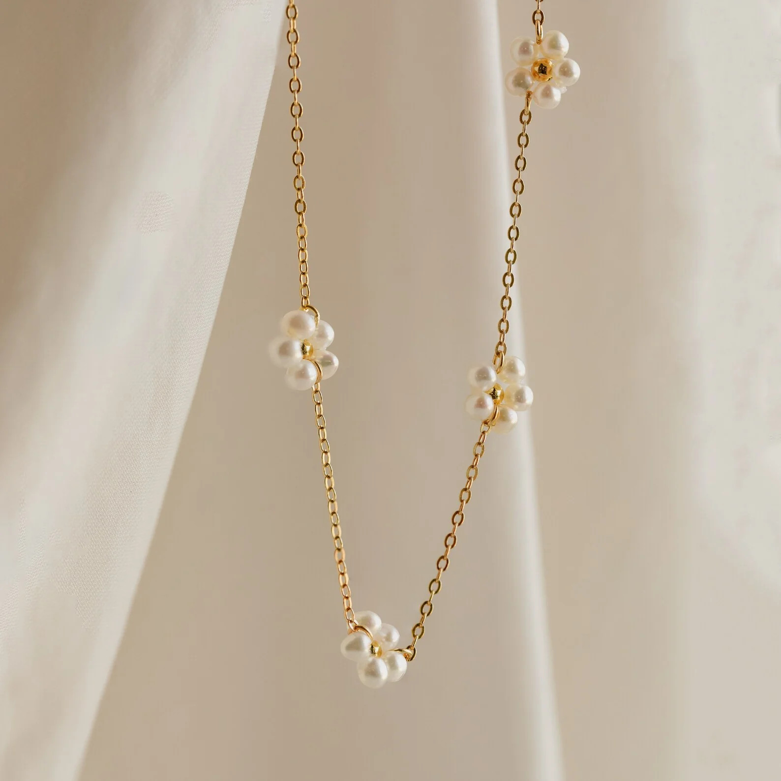 Flower Pearl Station Necklace | Caitlyn Minimalist