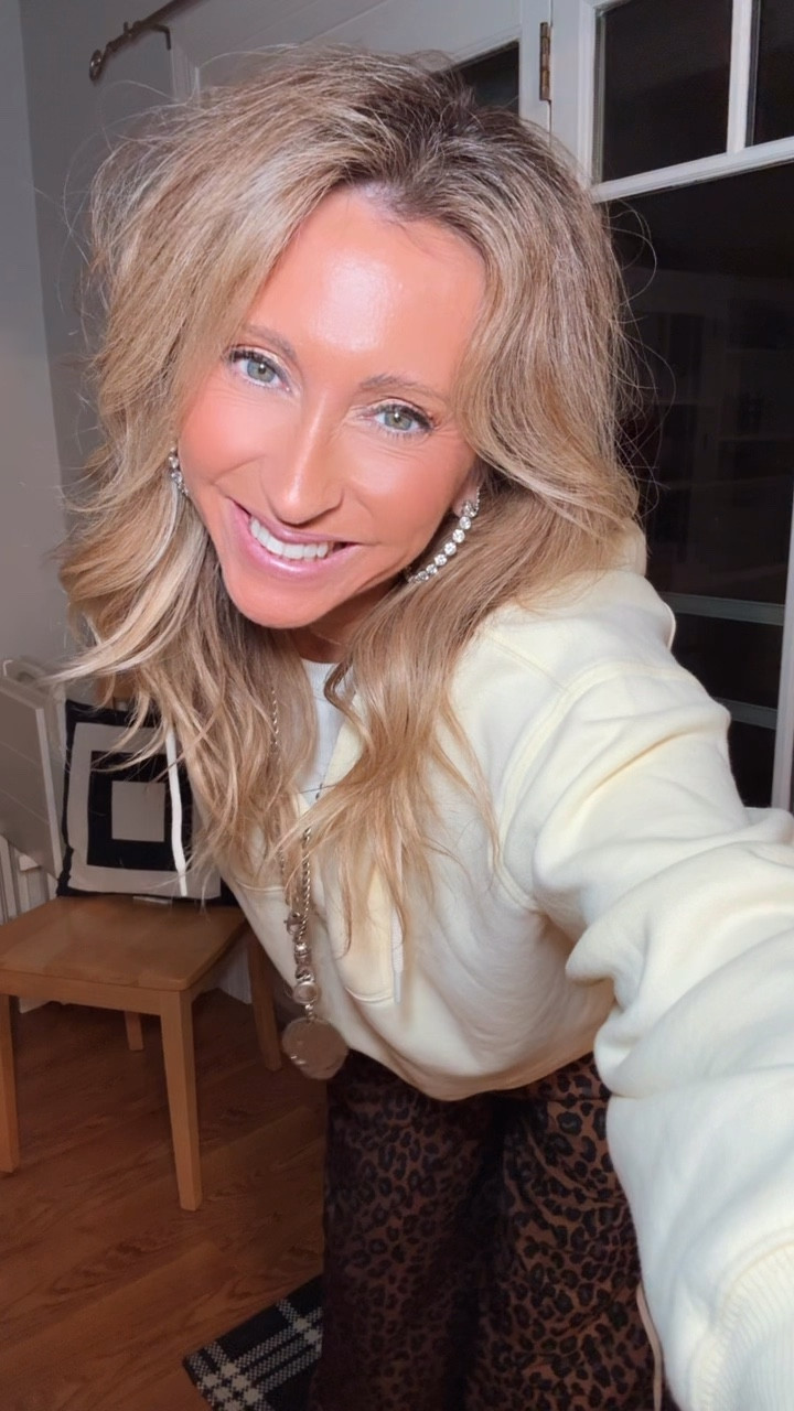 Feelin mellow yellow…I’ve always loved a soft yellow hue… it’s so cold here again and it snowed a little… pulling old things that become new again… 

Athleisure, women’s outfits, aerie, adidas 

#LTKActive #LTKTravel #LTKootd