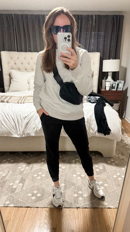 Cozy day outfit // family day outfit // cozy season outfit // winter capsule wardrobe // crewneck sweatshirt // joggers // Nike 

#LTKSeasonal