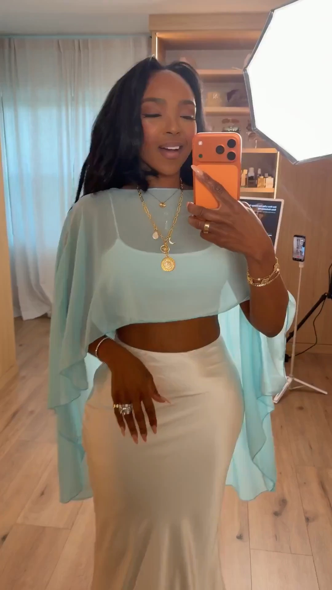 Scroll to shop this elegant skirt set outfit. I mean, say less! Perfect for vacations, brunch, or a chic summer evening look. 🩵




#LTKgrwm #LTKPetite #LTKootd