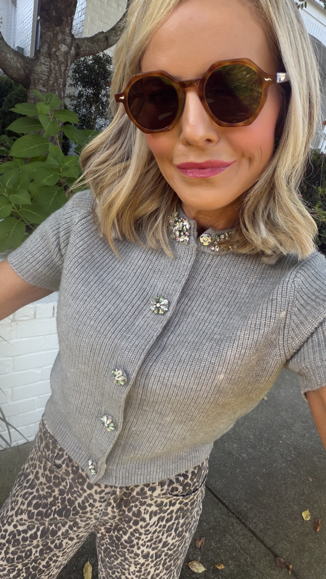 todays OOTD @Avara • XS in sweater, size 24 in denim!