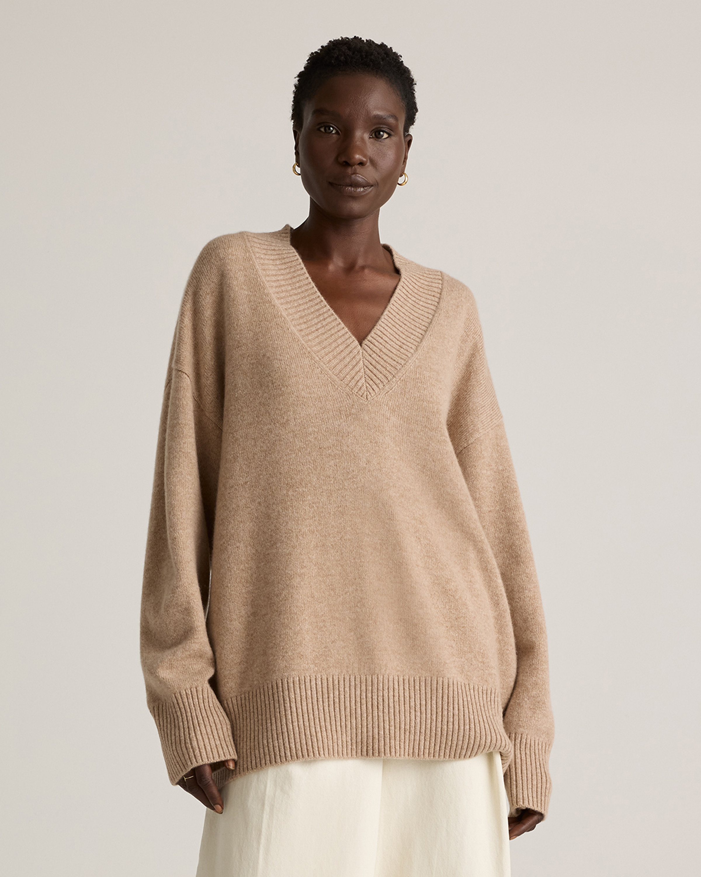 Quince | Women's Mongolian Cashmere Oversized V-Neck Sweater in Oatmeal, Size Large | Quince