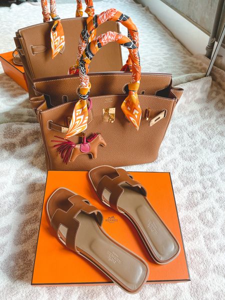 Hermes sandals and bag lookalikes linked



#LTKstyletip #LTKFind #LTKunder100