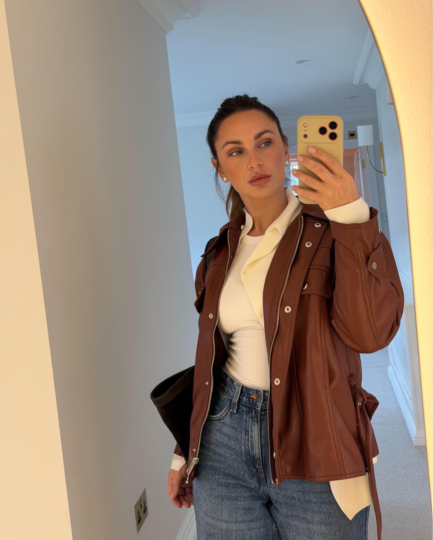 Today’s running errands Look 🫶🏼
I picked up this leather jacket from River Island a little while ago and I honestly wear it nonstop. It goes with so much, and it’s still in stock…

🔗 see outfit details below 

#LTKootd #LTKgrwm #LTKSpringSale