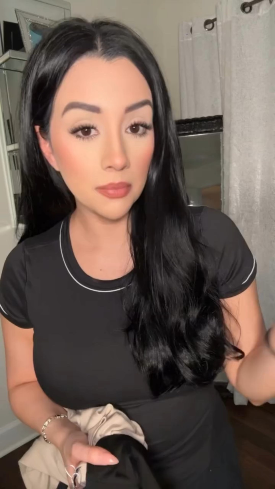 I LOVE basic pieces . These from @prettyguide_official from @amazon are amazing quality, great price and so easy to style ! Which one was your favorite ? 

#styling #fashion #amazonfinds #ootd #outfit