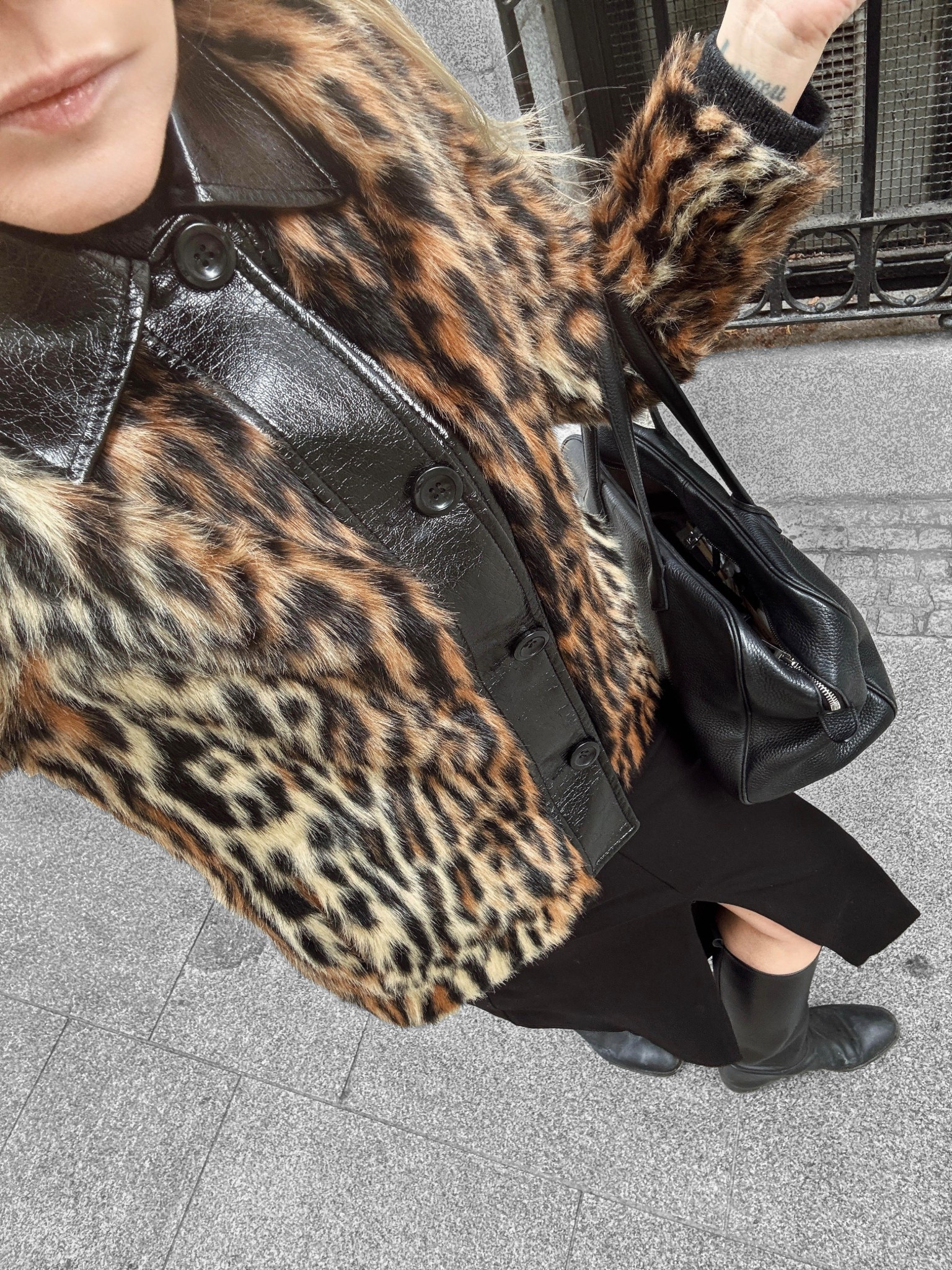 Cuáles son vuestros imprescindibles para los días de lluvia? Mis botas jumping son siempre mi mejor aliado. Se aproximan más días pasados por agua, así que mantendrán su protagonismo. Recomendarme modelos de botas altas que necesito añadir un par este invierno. Os leo 👇🏻

————————————————

Which are your rainy day essentials? For me it’s my jumping boots, I can’t get enough of them. More rainy days ahead call for a few more times on repeat. I need to add a new pair of tall boots to my collection, can you suggest a few styles for me to look at? I read you in comments 👇🏻

.
.
.
.

#LTKeurope #LTKautumn #LTKespana