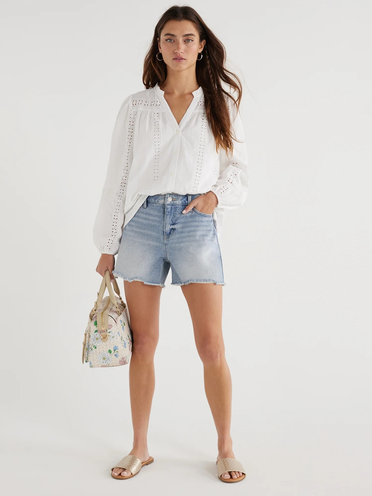 Time and Tru Women's Denim Shorts with Destructed Hem, 4" Inseam, Sizes 2-18 | Walmart (US)