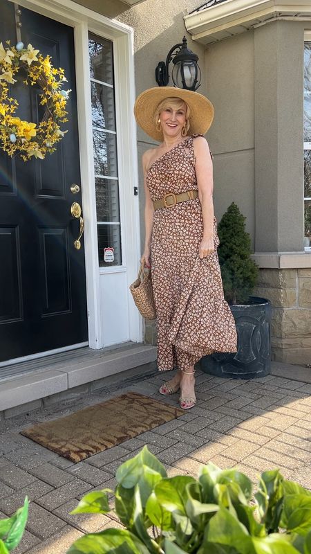 It’s the season of the maxi dress and I couldn’t be more thrilled! 🤩 This floral tiered boho dress is the epitome of warmer weather. 
It comes in 5 different colors with an off the shoulder detail that is elegant and chic. 
This dress is on SALE 🥰so get yours today!


#LTKSeasonal #LTKsalealert #LTKover40