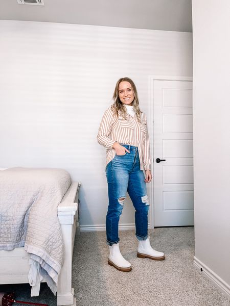 Cooler weather outfit madewell jeans on sale snow boots outfit winter outfit 

#LTKshoecrush #LTKstyletip #LTKSeasonal