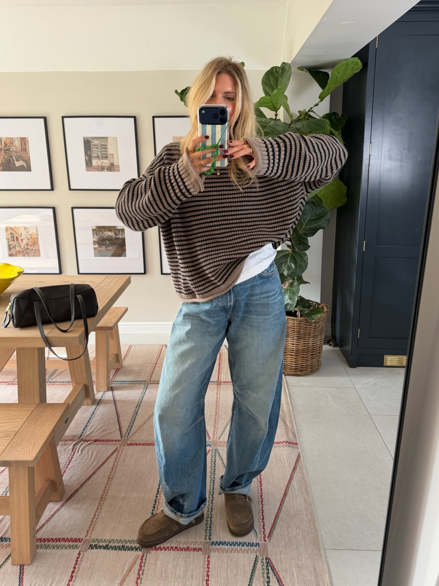 Sizes
Jumper medium
Jeans 27 waist