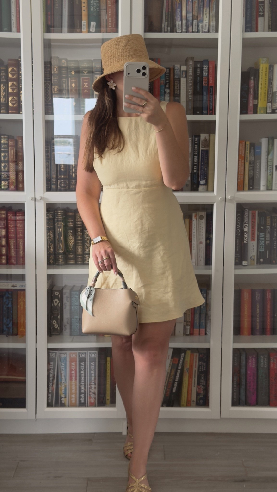 Look du Jour 🤍

Outfit details:
Dress & Sandals: @SEZANE 
Purse: Fleuron Mini Swann in Sable
Hat: Brixton 
Earring: Ferezzi, code MAEVA15 for 15% off