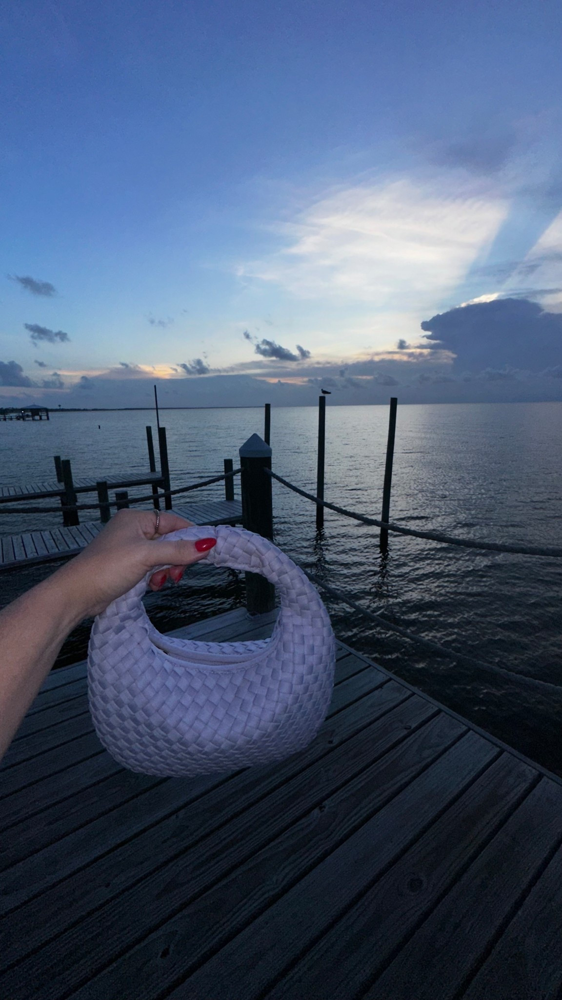 When your bag matches the sunset vibes 

#LTKSummerEdit #LTKSeasonal #LTKItBag