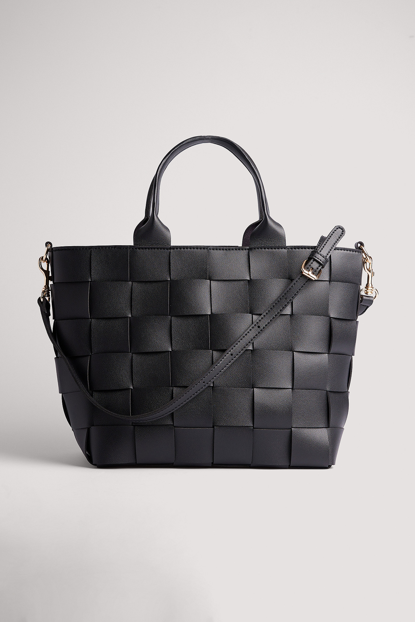 Woven Bucket Tote Bag Black | NA-KD US