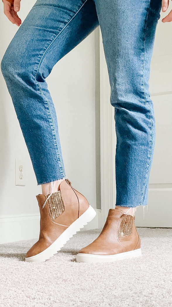 Cute Winter Shoes to add to your wardrobe, all from Yellow Box and under $100. I am obsessed with these Valeska White Boots, Malvena Brown Sneaker Boots & Laralyn Tan Platform Clogs. I’m wearing a size 11 in each (they run TTS). They would be a wonder gift for the holidays too!

Which one is your favorite? Let me know in the comments!

Let’s slay the season together! 🔥💁🏻‍♀️#yellowboxshoes #boots #fallfashion #winterfashion #tallgirlfashion #tallwomenfashion #yellowbox #sneakerboots #cutoutbooties #platformclogs

#LTKGiftGuide #LTKfindsunder100 #LTKshoecrush