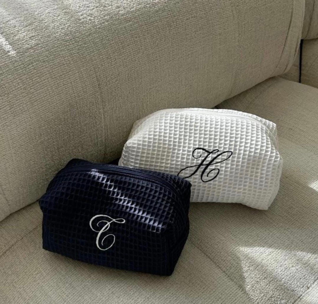 This is your sign to stop gifting candles.
A personalized makeup bag with a monogram = elevated, intentional, and actually useful.
She’ll think you spent way more than you did 

#LTKFindsUnder50 #LTKGiftGuide #LTKHoliday