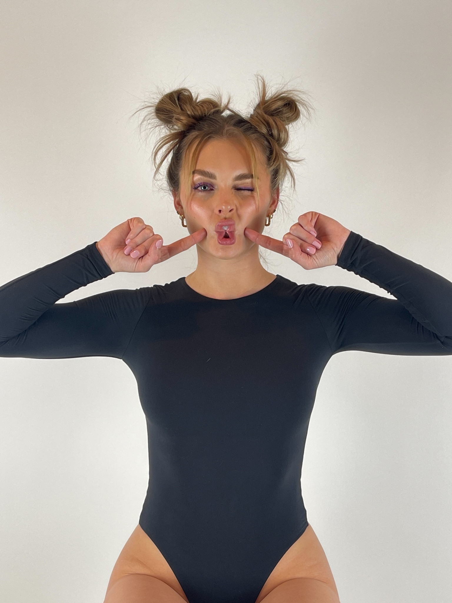 the BEST bodysuit I have ever owned

#bodysuit #longsleevebodysuit #basics #amazonbasics #amazonfind
