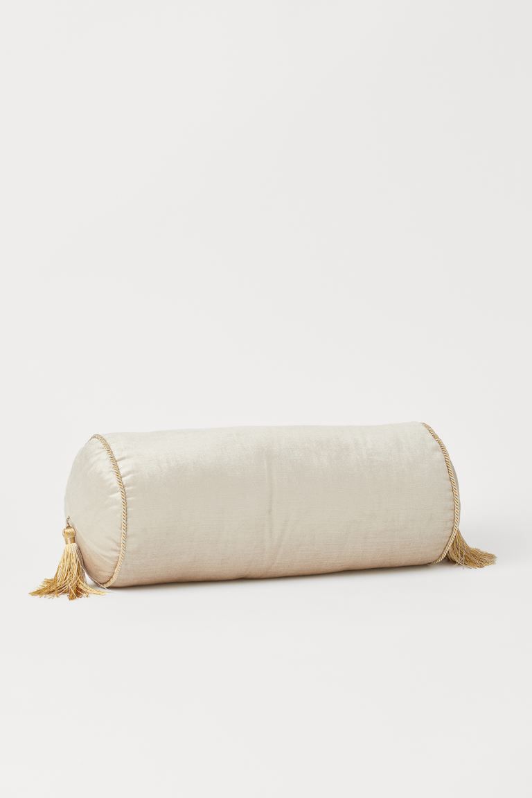 Velvet Cushion with Tassels | H&M (US + CA)