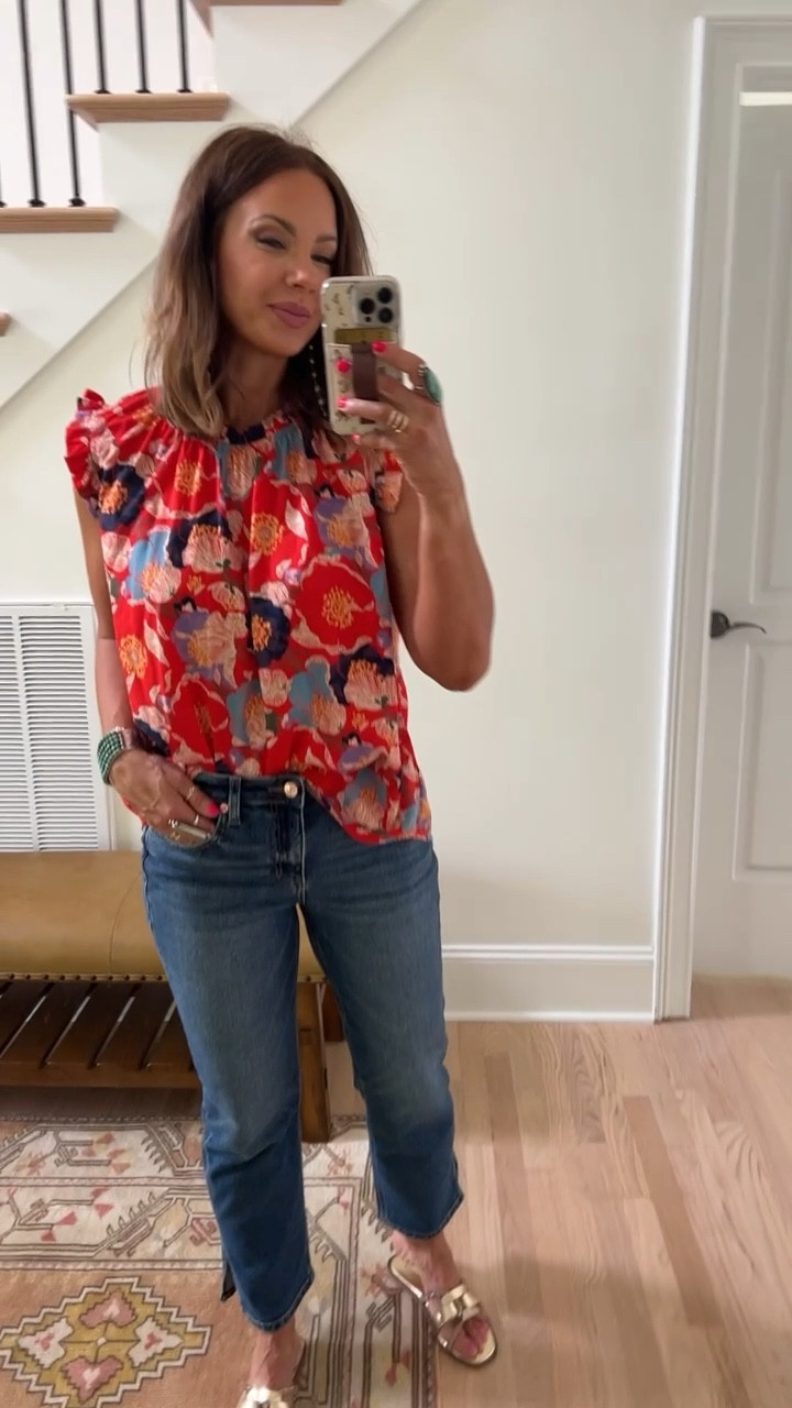 Avara Katya top, Julia jeans, and Olympia gold sandals! All fit TTS, I’m in a medium top and 28 jeans. Code BETSY works for 72 hours only! 

#LTKGiftGuide #LTKFind #LTKSeasonal