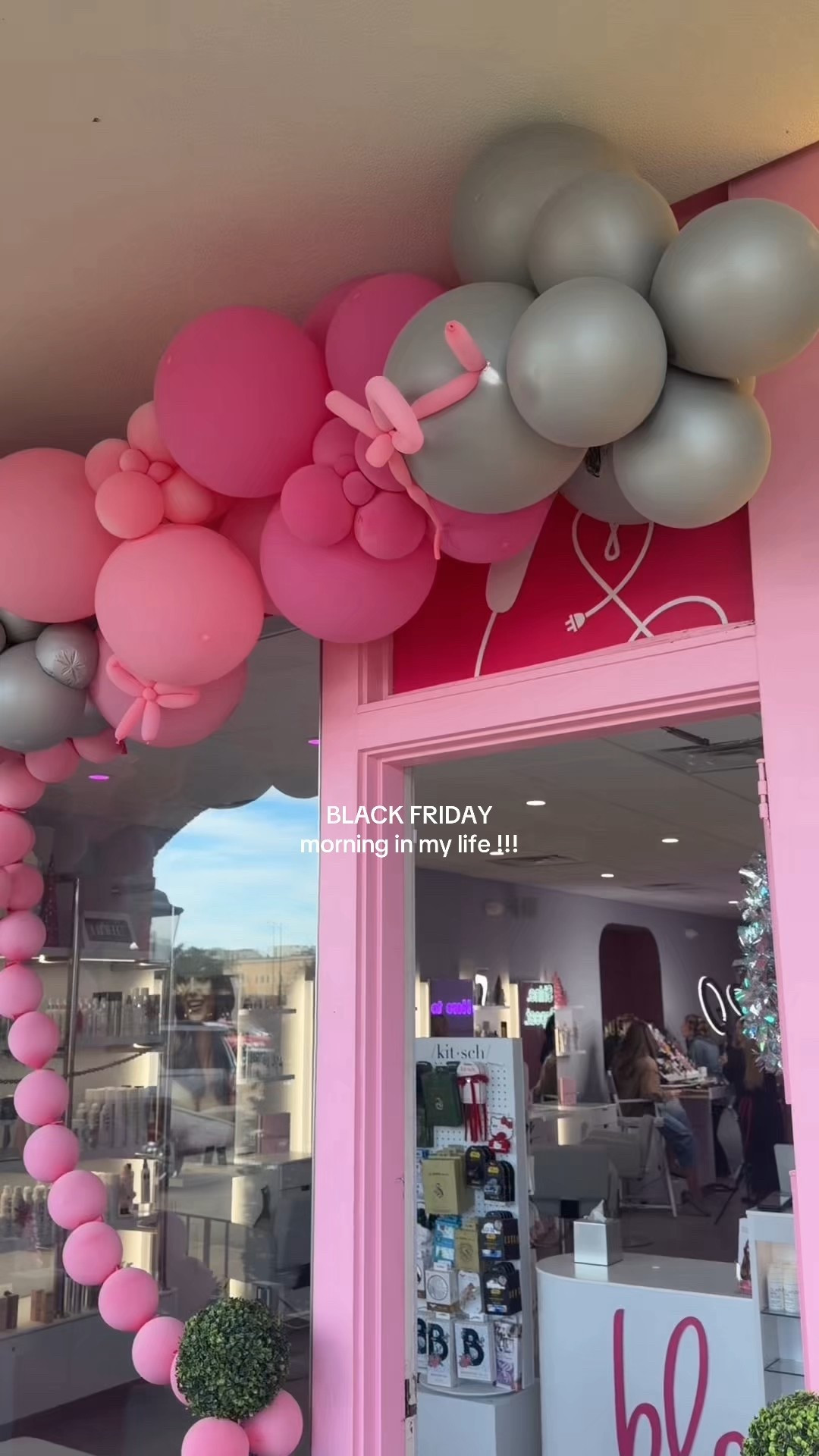 my pjs from this morning routine 🩷 


#LTKHoliday #LTKGiftGuide #LTKmorningroutine