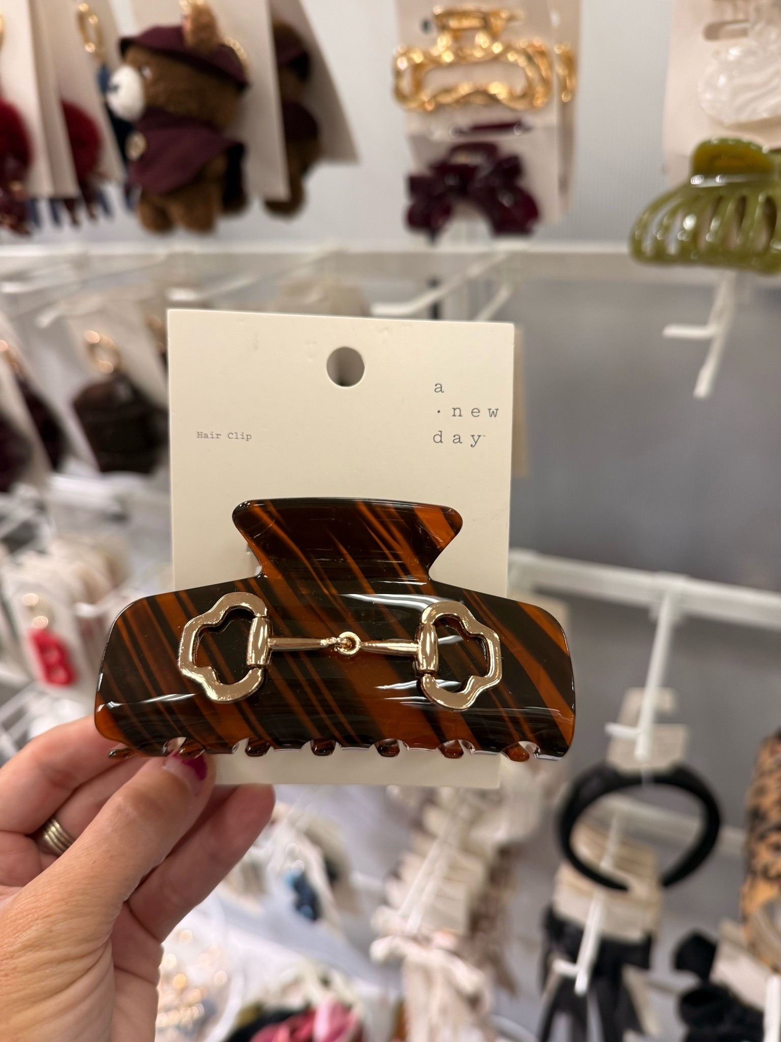The cutest new claw clip @Target

#LTKBeauty #LTKTravel #LTKselfcare
