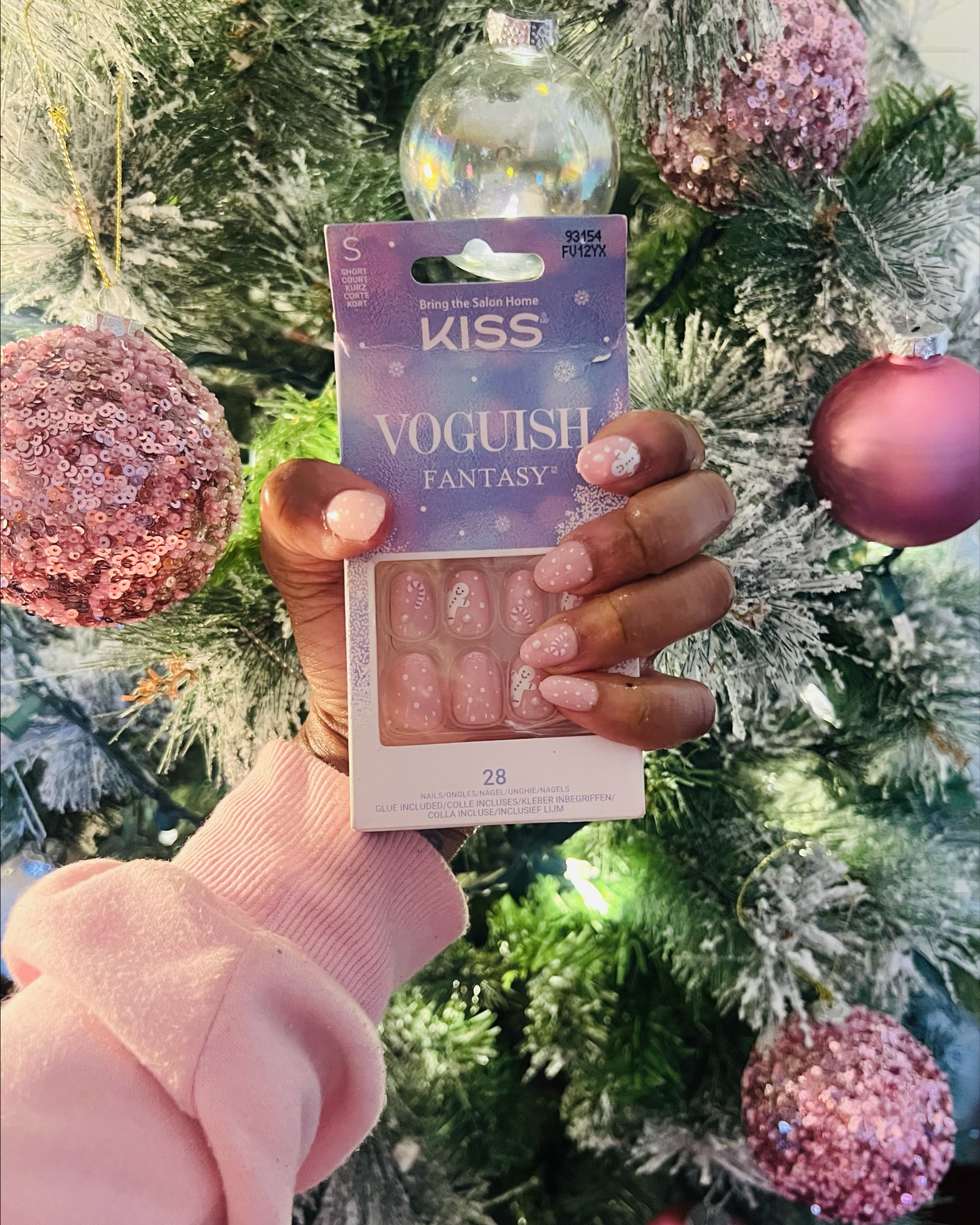 Still my favorite holiday nails💅💕

#LTKBeauty #LTKHoliday #LTKSeasonal