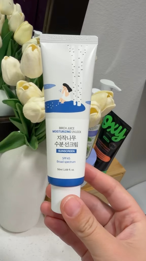 your skin called & it wants this sunscreen
- Roundlab's Birch Juice Moisturizing
Sunscreen is giving SPF protection
WITHOUT that heavy, greasy feeling we all hate 4 it's hydrating, lightweight & actually good for your skin — yes please!! @ulta 

#LTKselfcare #LTKgrwm #LTKBeauty