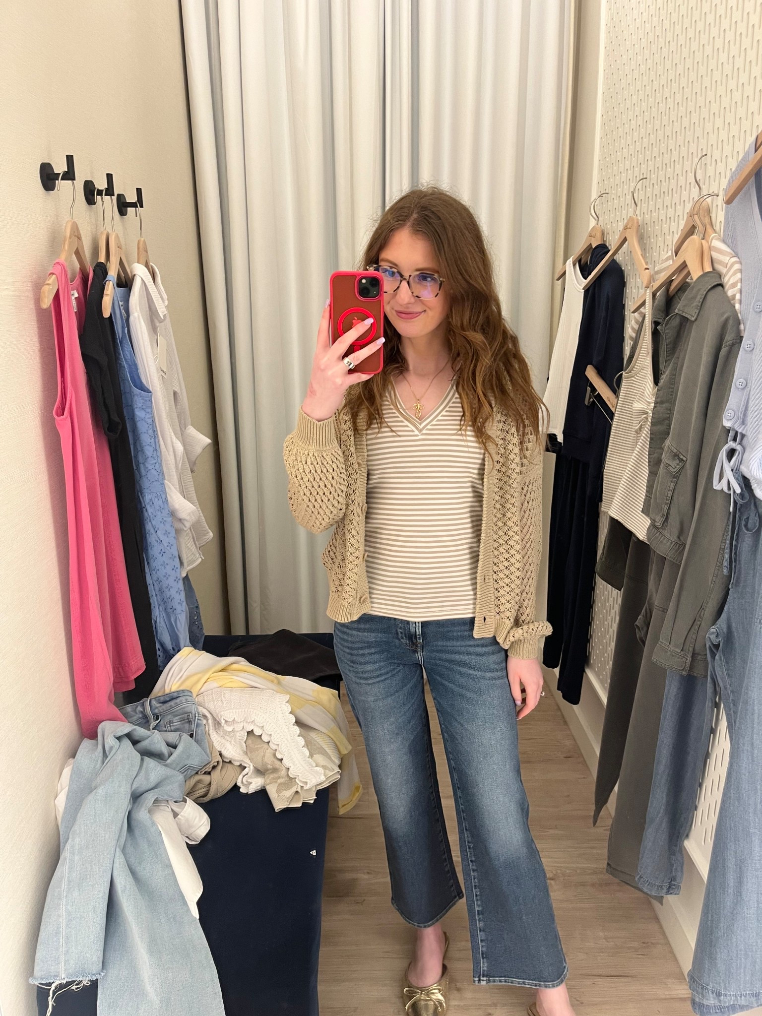 Splendid dressing room try on! 
I’m wearing a 25 in the jeans and an XS in everything else



#LTKStyleTip