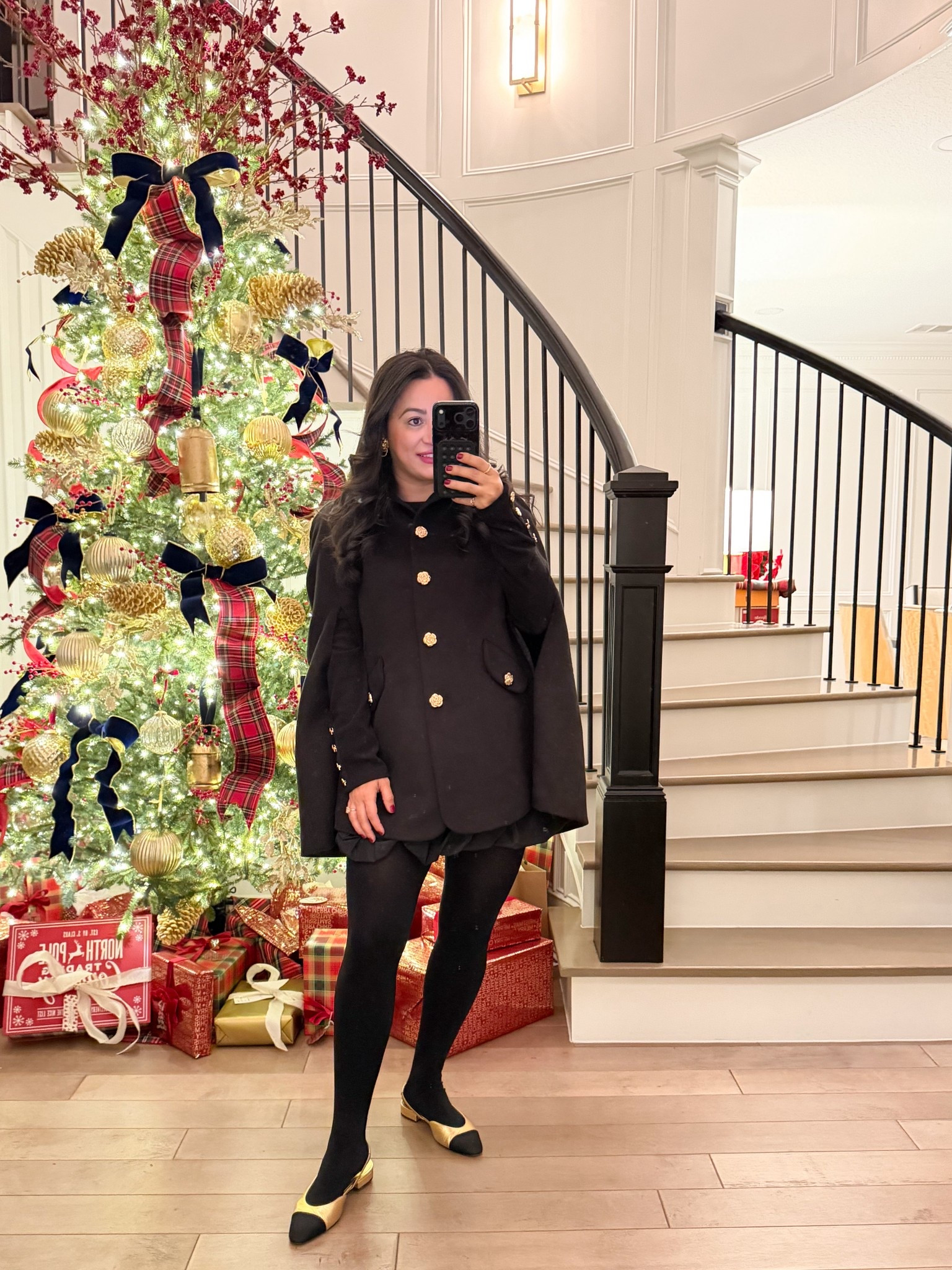 New years race Commense outfit! Love this little black dress!

#LTKHoliday #LTKootd #LTKOver40