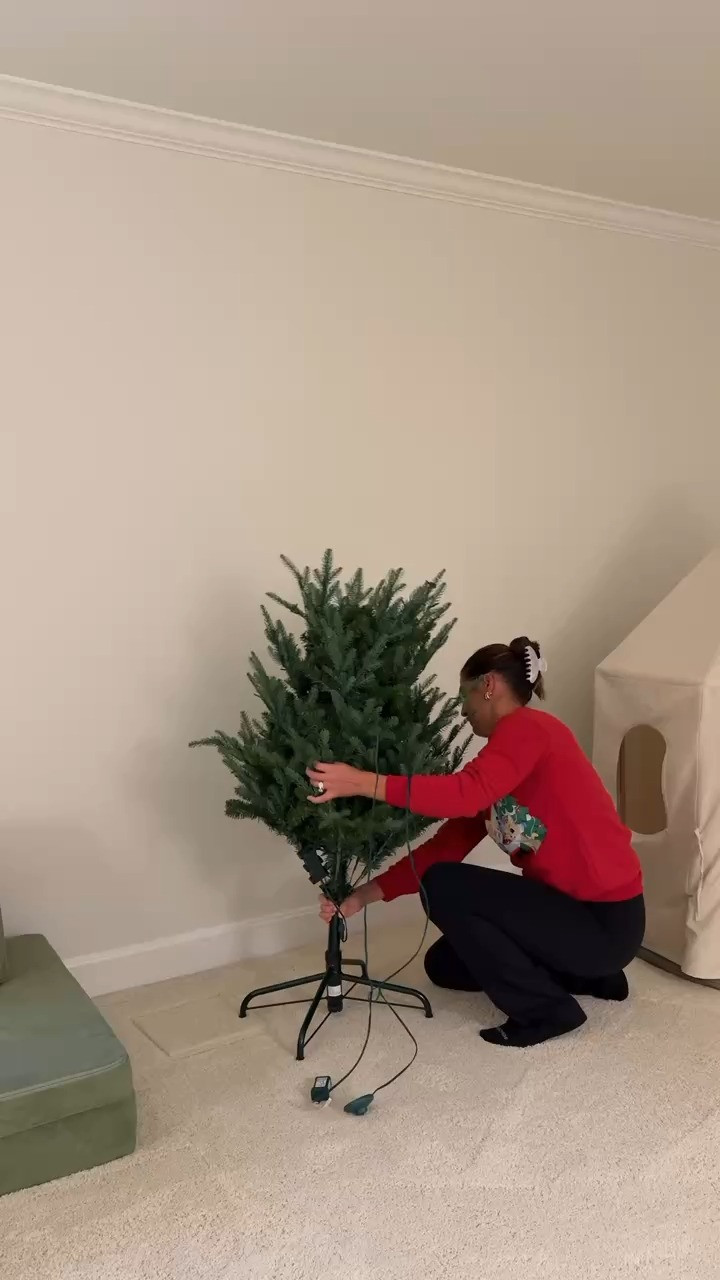 Make decorating easy with this pre-lit Christmas tree!!

home depot, home depot tree, pre-lit tree, christmas tree, christmas tree finds, easy decor, easy decorating, holiday decor, christmas decor, Grace White 

 

#LTKHoliday #LTKSeasonal #LTKStyleTip