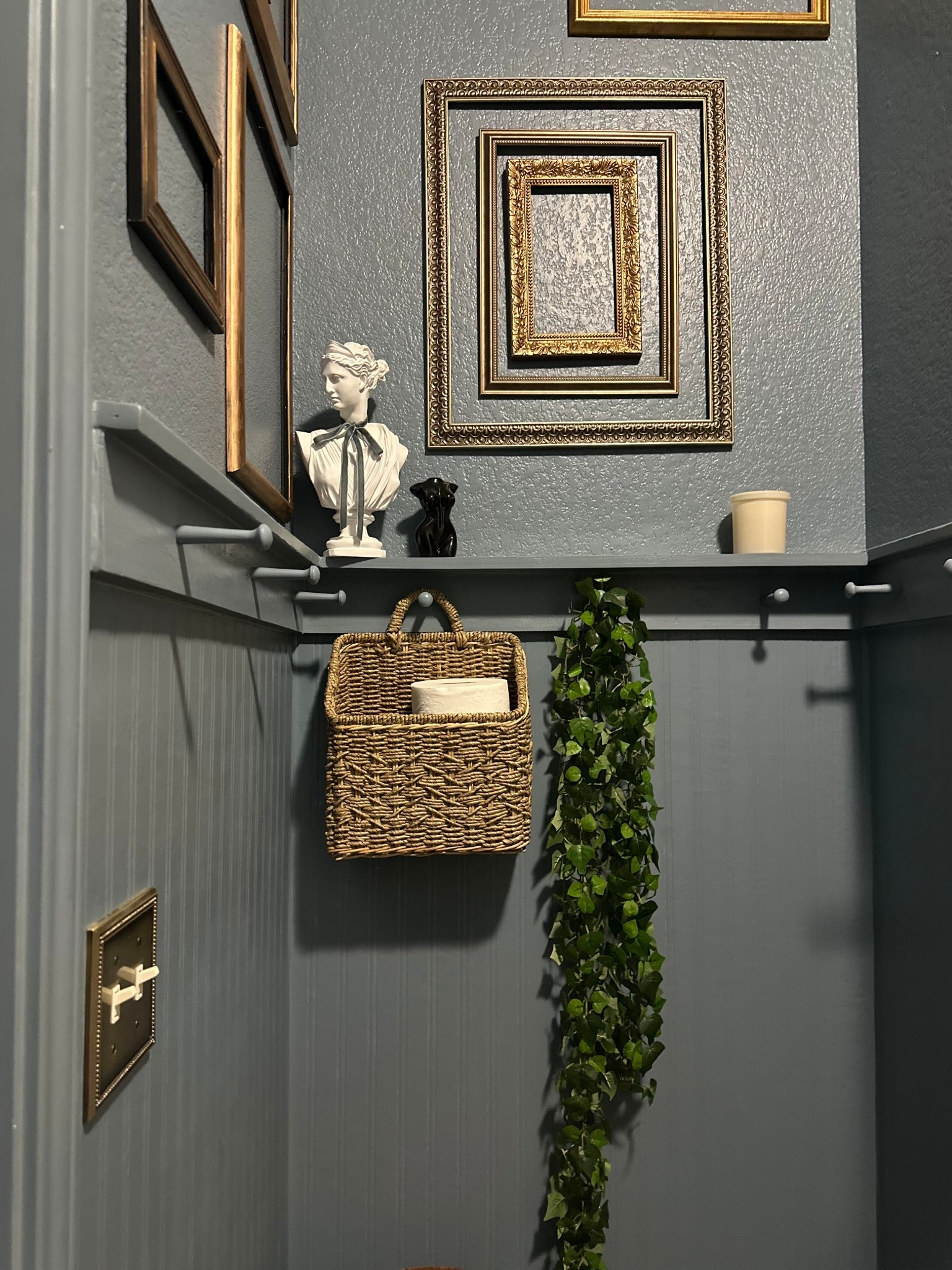 This hanging basket is on sale for only $12‼️😱

-Use it for storage
-use it to put pretty flowers and/ or greenery
-hang it on your front door! 

https://liketk.it/5d2kV

Everything linked ⬆️

#LTKHome #LTKSaleAlert #LTKFindsUnder50