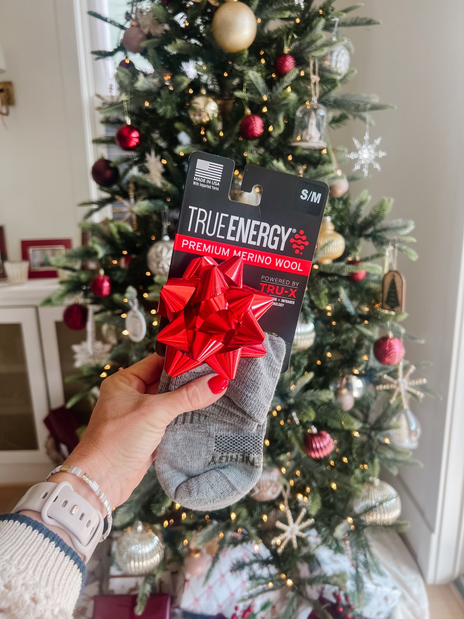 A thoughtful (& useful!) gift for any member of your family! 🎁 Our whole family wears @trueenergy socks! Use my code HONEY25 for 25% offsite wide at @trueenergy! 🥰🎉

#trueenergymoments #ad 

#LTKSaleAlert #LTKActive #LTKGiftGuide