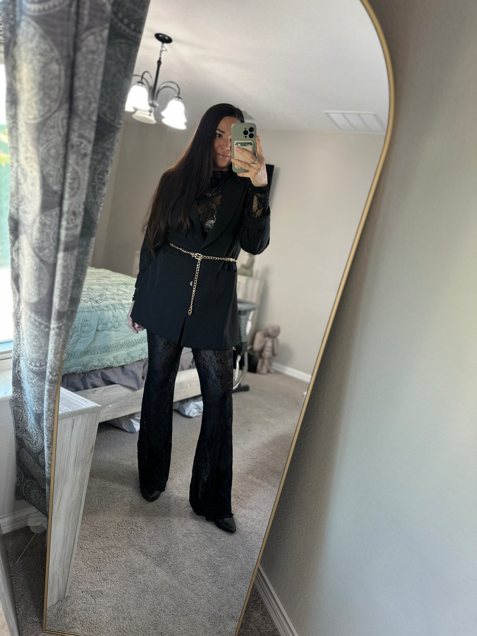 Black on black on black… and I’m not sorry. Obsessed with this lace and blazer look🖤🖤 #HolidayPartyLook #ChristmasTime #LaceLook

#LTKSeasonal #LTKHoliday