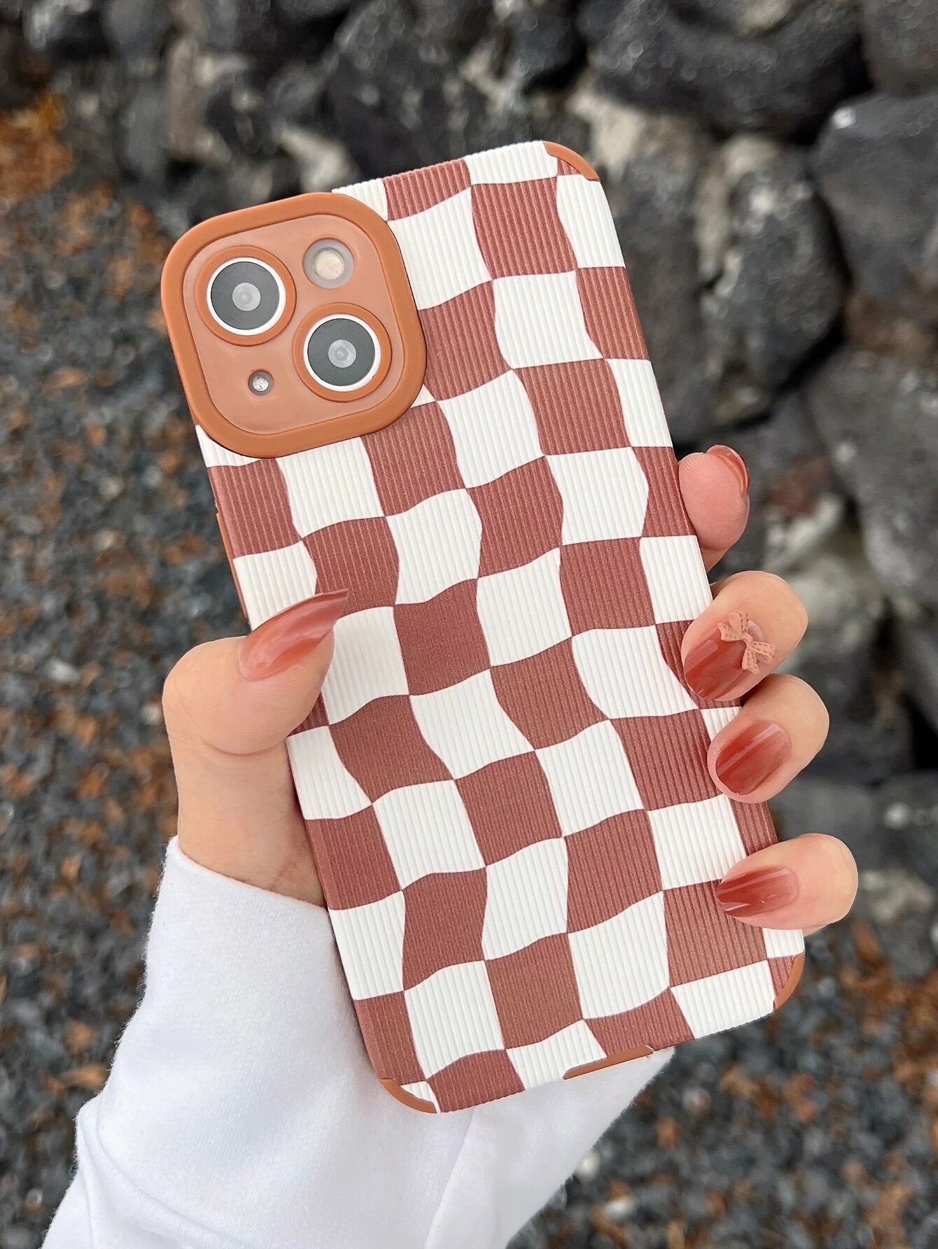 Twisted Checkered Phone Case | SHEIN