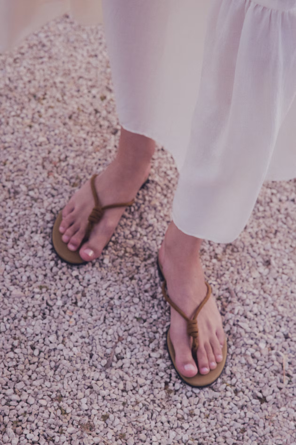 Knot-detail flip-flops - Dark beige - Ladies | H&M GB | H&M (UK, MY, IN, SG, PH, TW, HK)