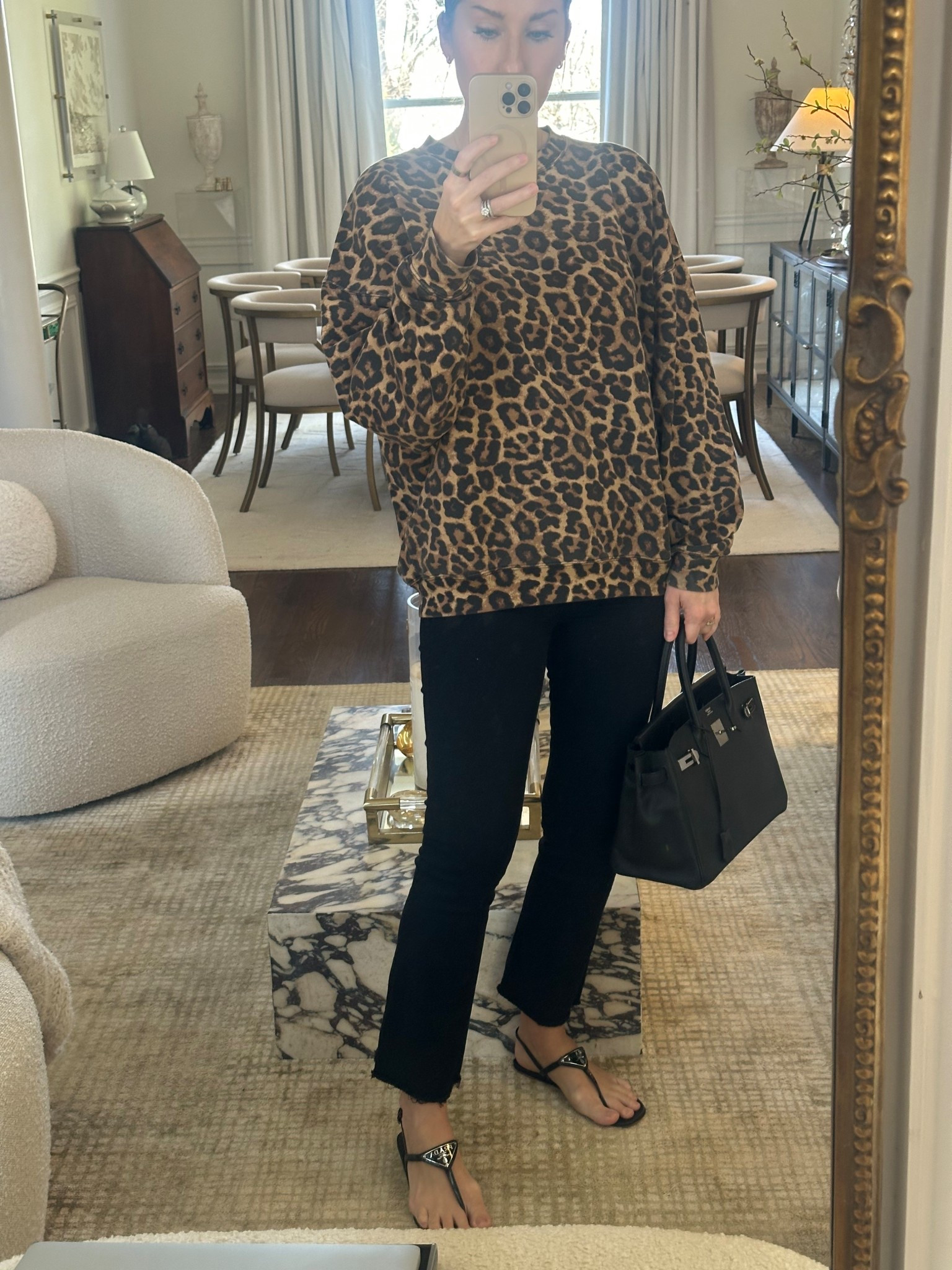 The perfect, super stretchy and comfy straight leg denim
Jeans tts- 28
Leopard sweatshirt medium 

#LTKootd