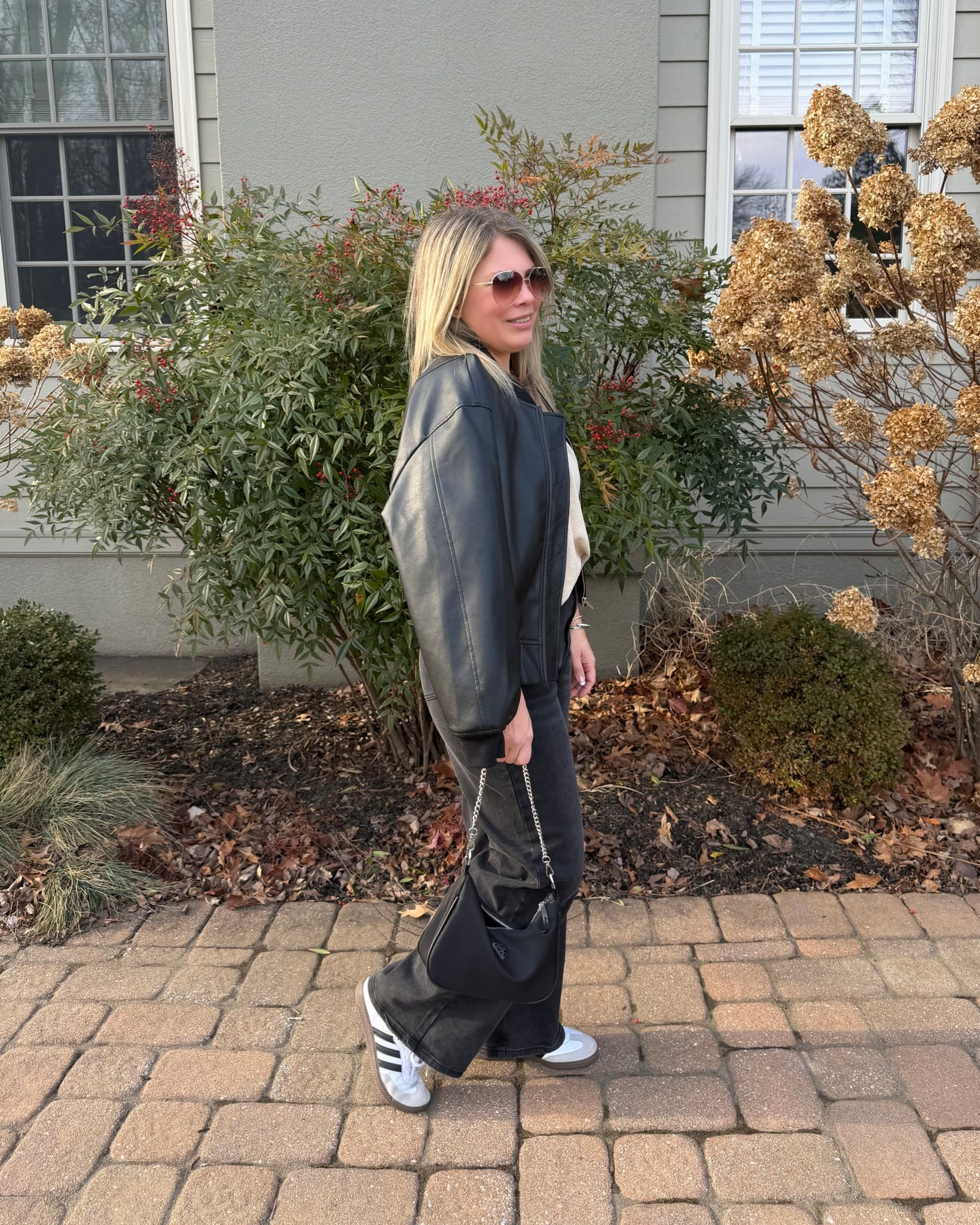 This is my kind of everyday uniform as a mom. A soft tee, a relaxed jacket, jeans that don’t make me want to rip them off by noon, and sneakers I can actually move in.

✔️ effortless
✔️ comfortable enough for real life
✔️ attainable for moms

If comfy but pulled together is your vibe too, you are in the right place.

#LTKmomlife #LTKgrwm #LTKootd