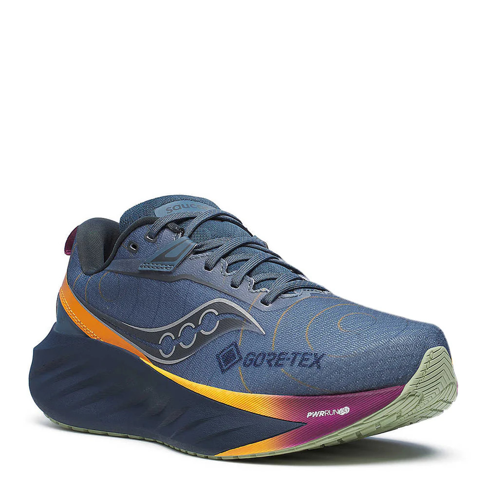 Women's Saucony, Triumph 22 GTX Running Shoe Running Shoe | Peltz Shoes