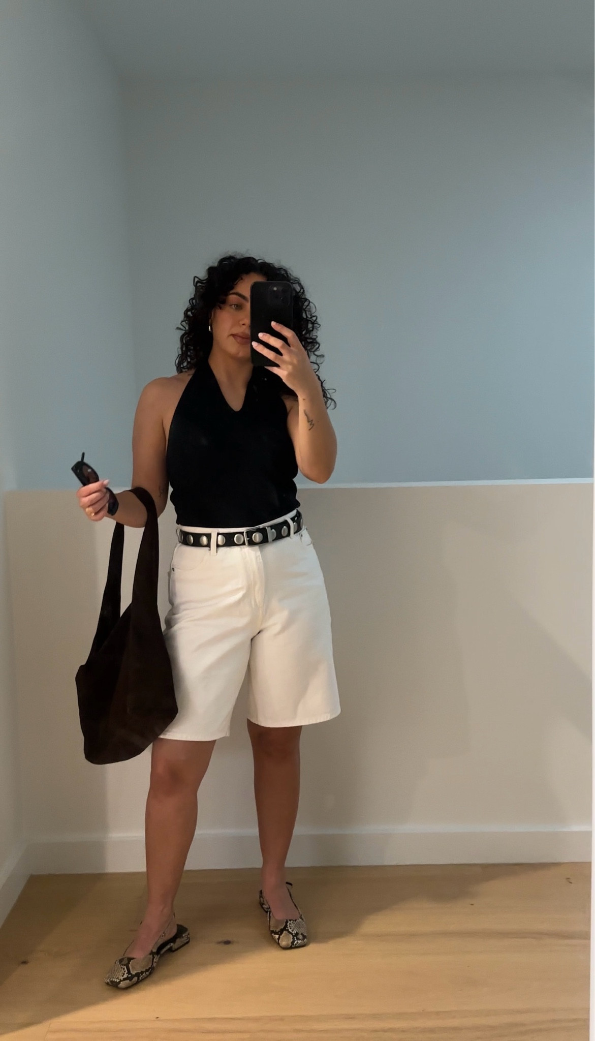Spring OOTD 🐍 

Bermuda shorts: Witchery  
Top: Witchery 
Bag: Mango 
Belt: Witchery 
Shoes: Naked Vice 

#LTKaustralia #LTKspring