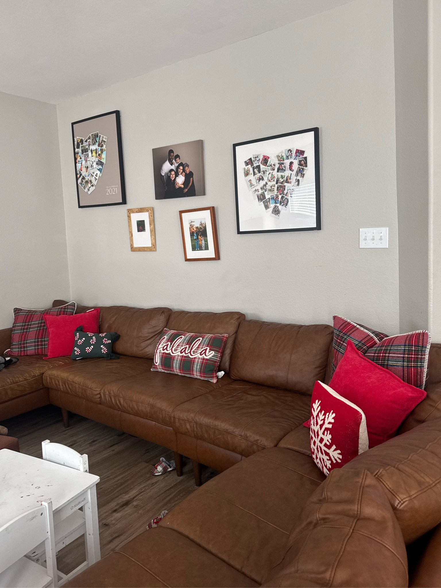 These pillows looks so seasonal 🎄🎅🏼

#LTKHoliday #LTKHome #LTKSeasonal