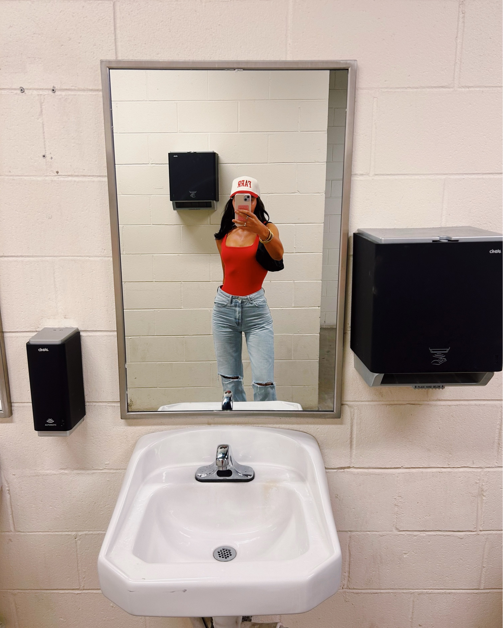 Game days ⚾️❤️🫶🧢

#LTKFindsUnder50 #LTKTravel #LTKStyleTip