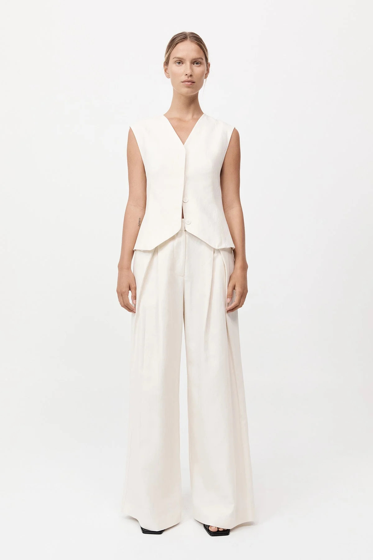 Minimal Fold Trousers - Ivory | St. Agni (US, UK, EU)