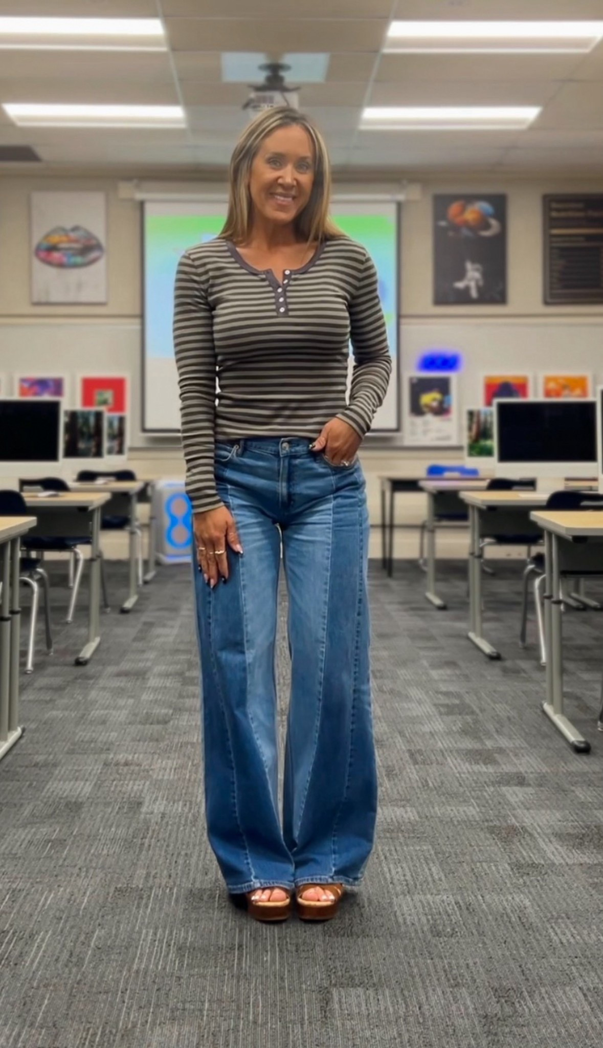 PACSUN top $32 AE jeans $29 AMAZON sandals $44
And no your eyes aren’t bad, my camera lens is 😅

#LTKootd #LTKdayinmylife #LTKWorkwear