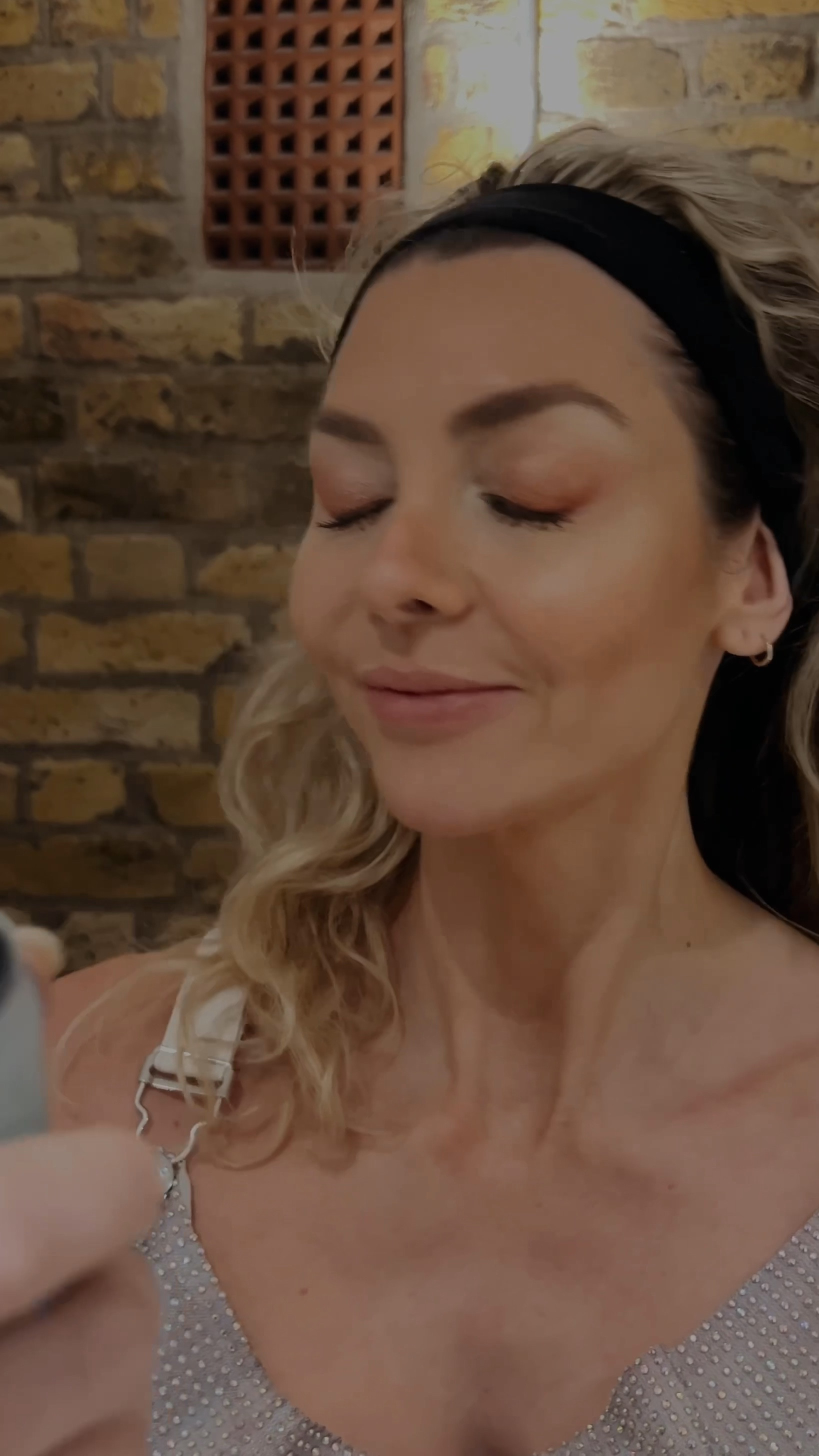 The BEST setting spray I’ve ever used!! Milk Hydro Grip Set + Refresh spray that works to hydrate skin and set makeup for up to 12 hours. It gives skin a breathable, glassy glow, and locks makeup in place while leaving skin looking and feeling refreshed! Held my makeup in place the whooooole night! Setting spray, milk makeup


#LTKmakeup #LTKbeauty #LTKstyletip