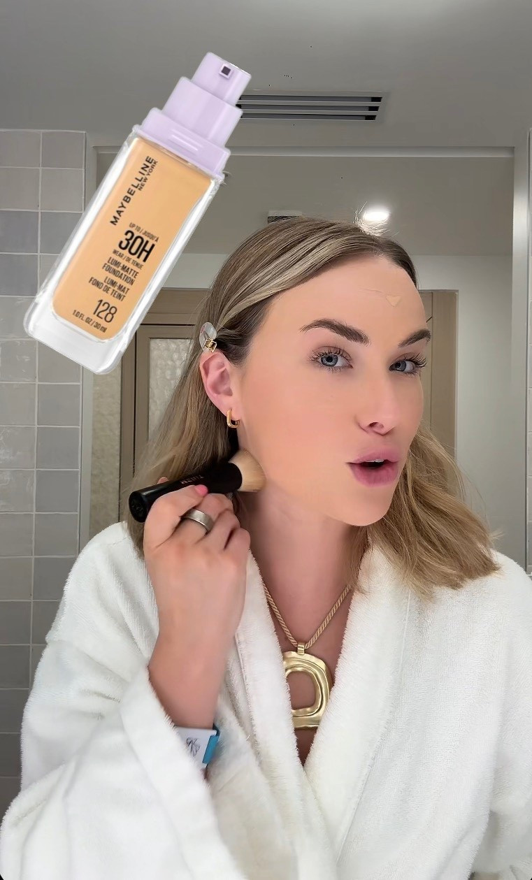 My favorite foundation, you guys are always asking about!!! Maybelline 30 hour wear is the most affordable and best foundation I own￼