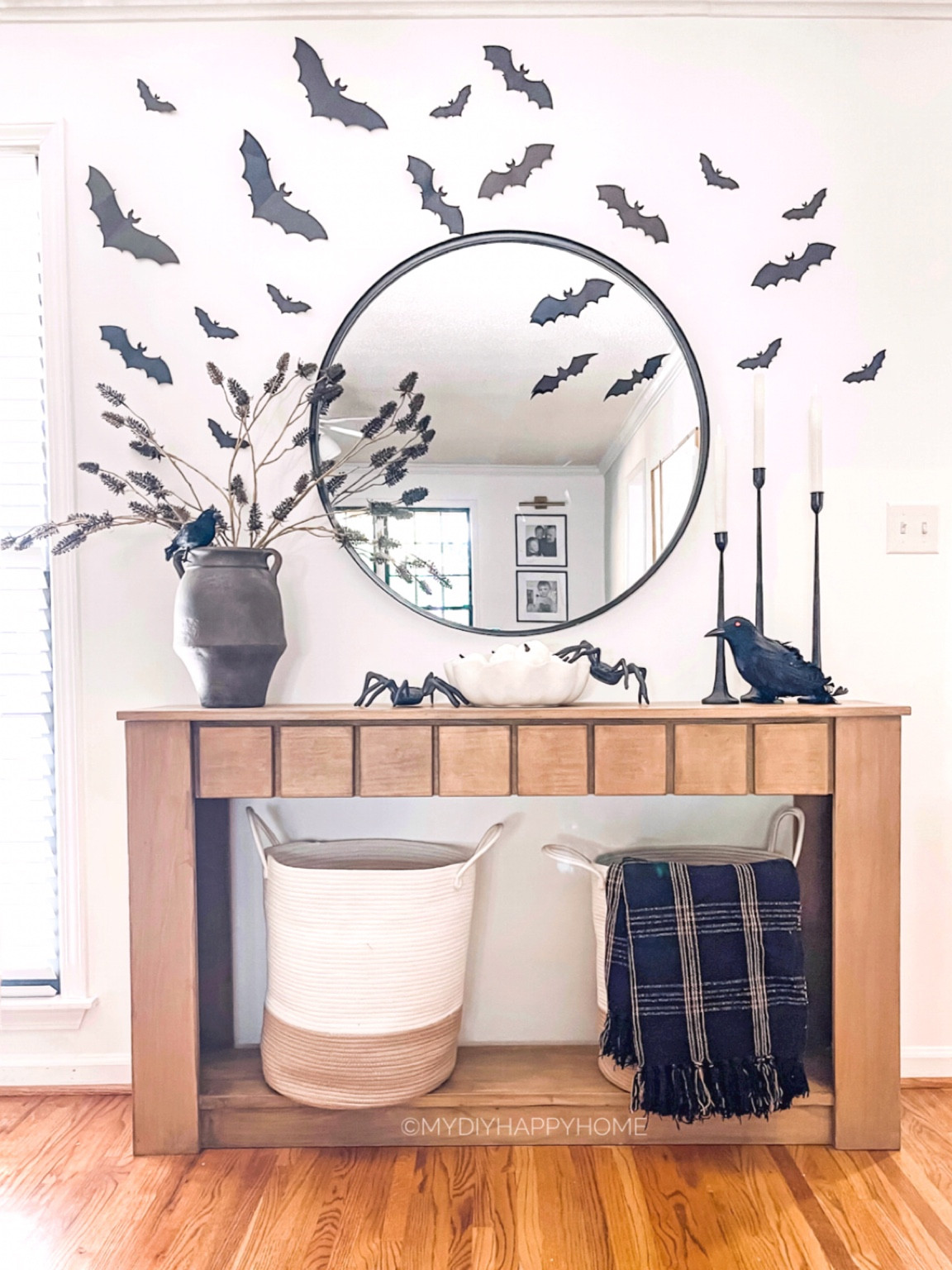 Halloween entryway 

#LTKHalloween #LTKhome #LTKSeasonal