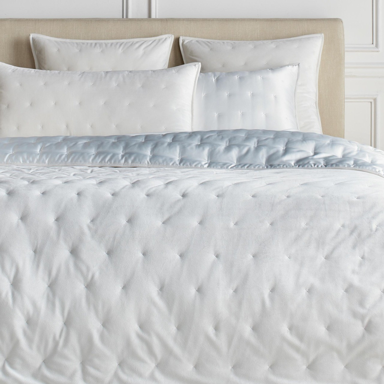 Ayla Reversible Bedding - Pearl | Z Gallerie